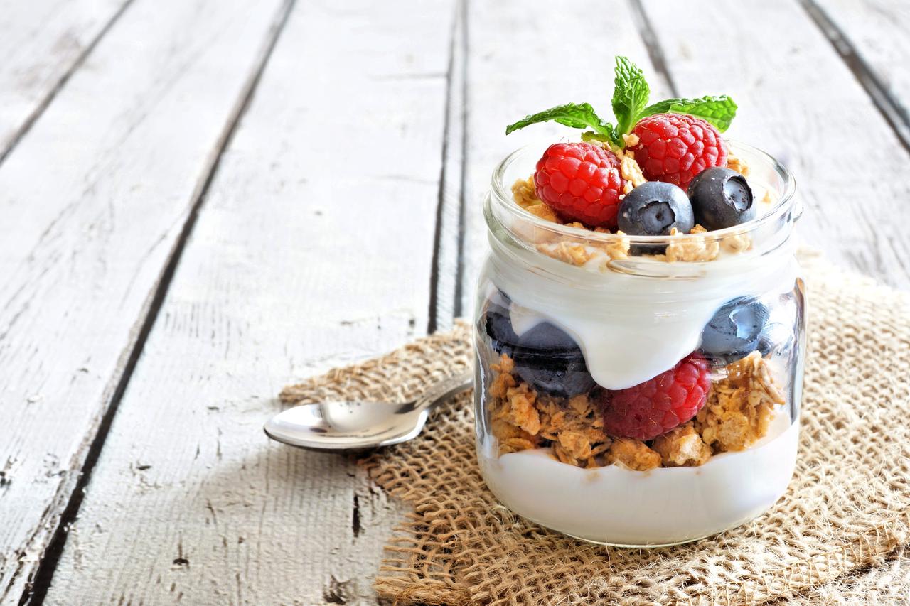 Breakfast Recipe - Greek Yogurt Berry Parfait